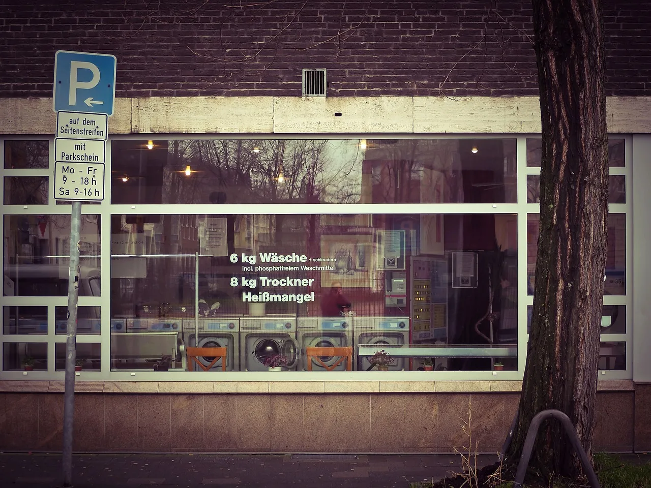 laundromat, to wash, store window, road, reflection, architecture, building, facade, urban, dusseldorf, city, laundromat, laundromat, laundromat, laundromat, laundromat. Laundromat locations worth comparing: what actually predicts profit