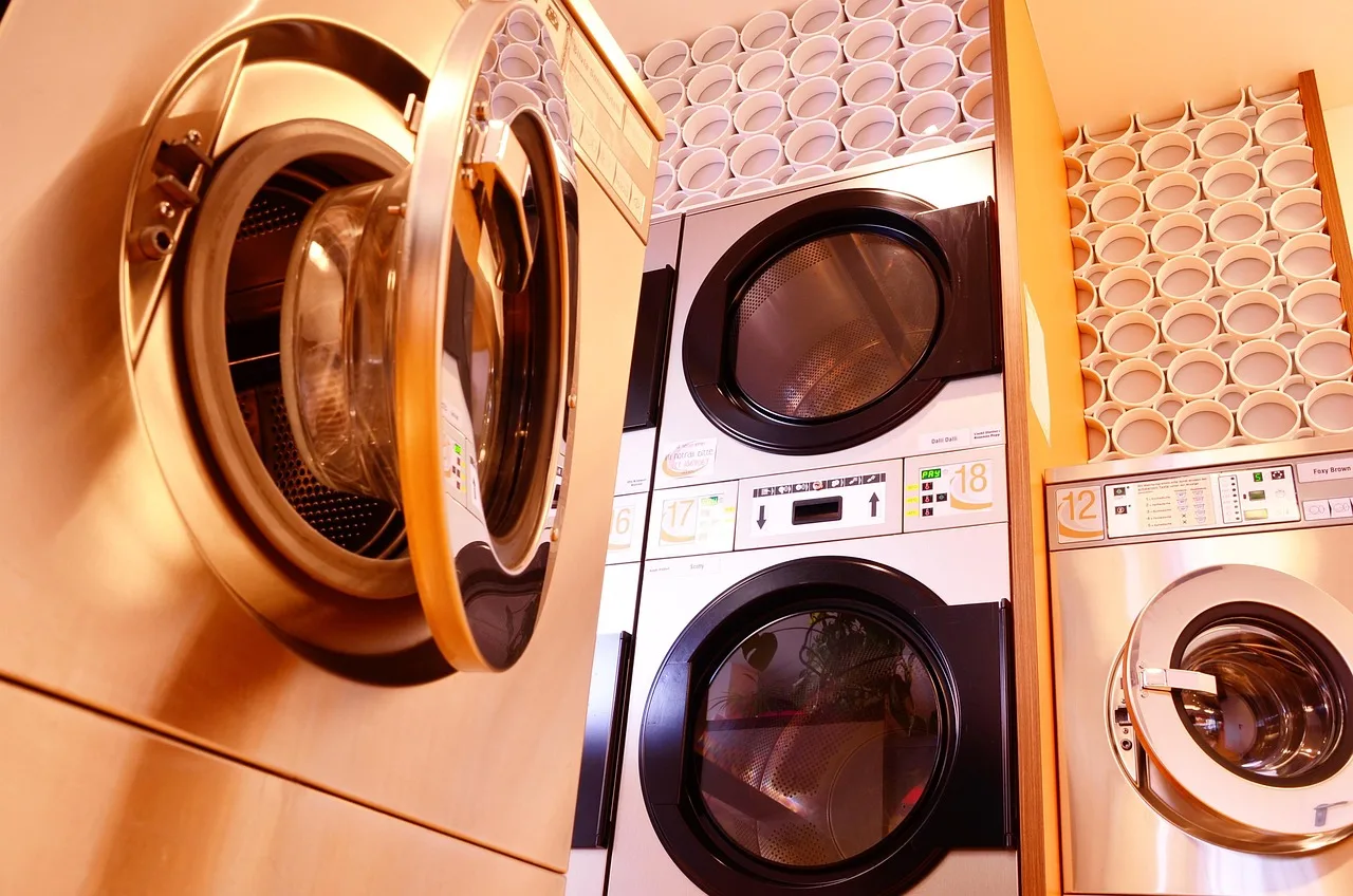washing machine, dryer, laundromat, drum roll, laundry service, technology, glittering, washing machine, washing machine, washing machine, dryer, dryer, dryer, dryer, dryer, laundromat, laundry service, laundry service. Laundromats: What Owners Should Check Before Choosing