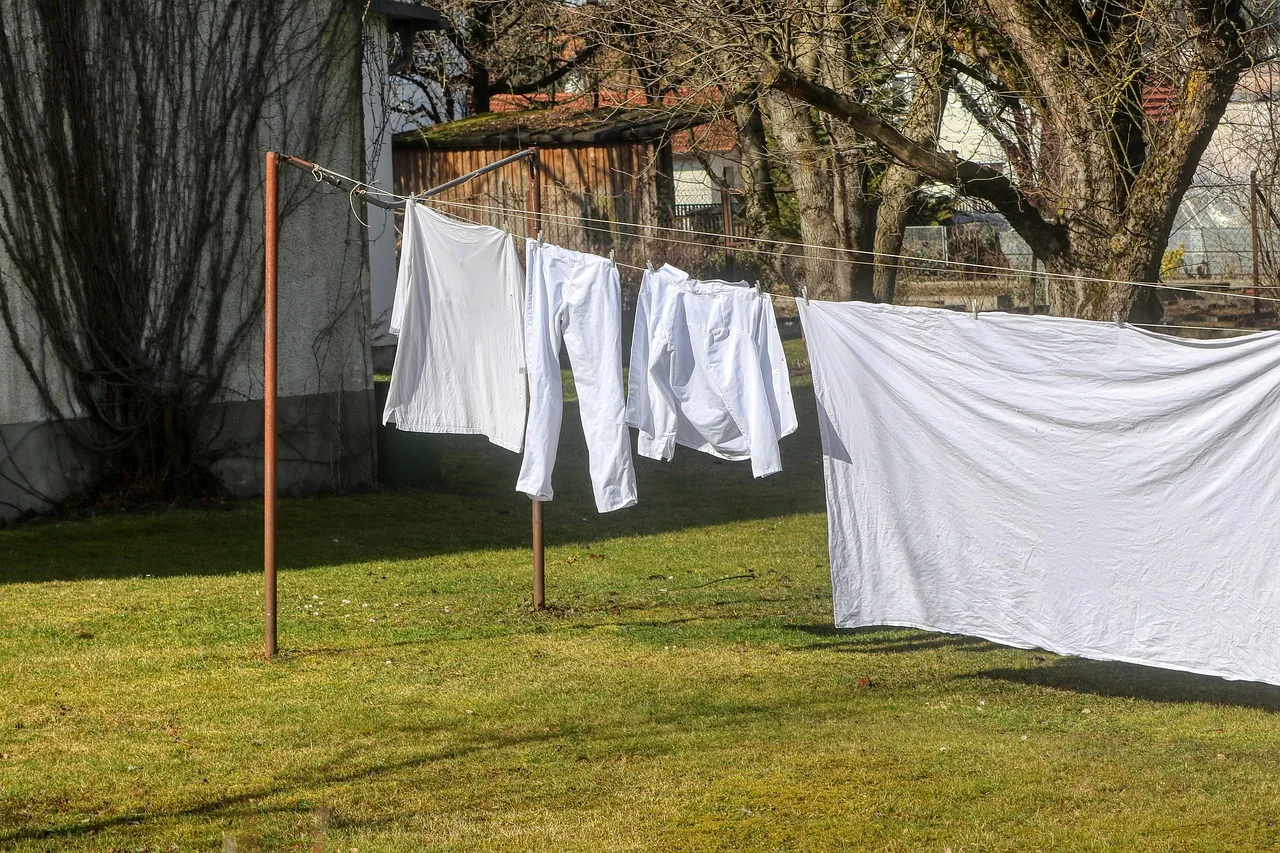 laundry, to wash, pure, clothing, clean, rope, clothes line, washing machine, dry. Atlanta laundromat uptime targets, response times and what customers notice