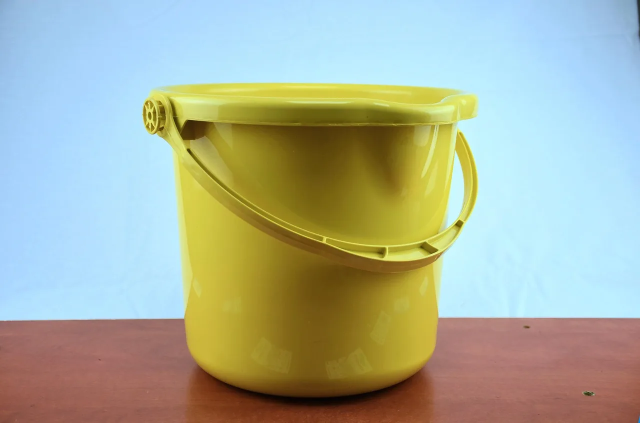 valde, cleaning, yellow, clean, wash, bucket, container, dump, clean up, washing machine, laundry, disinfectant, hygiene, bucket, bucket, bucket, bucket, bucket, washing machine. Hard water and washer upkeep from Phoenix to Minneapolis